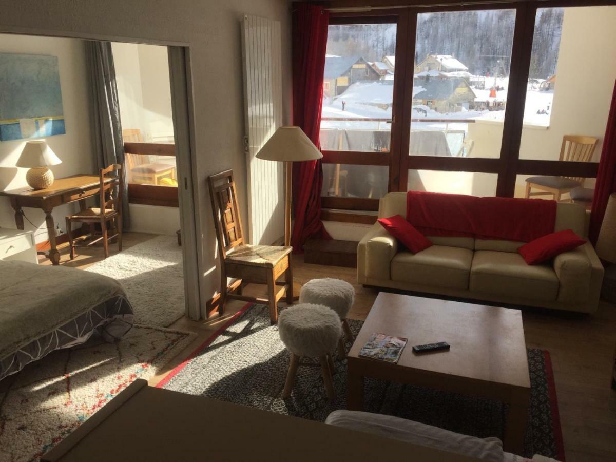 Chaleureux 3 Pieces 50m² Plein Sud Avec Grande Terrasse Au Pied Des Pistes A